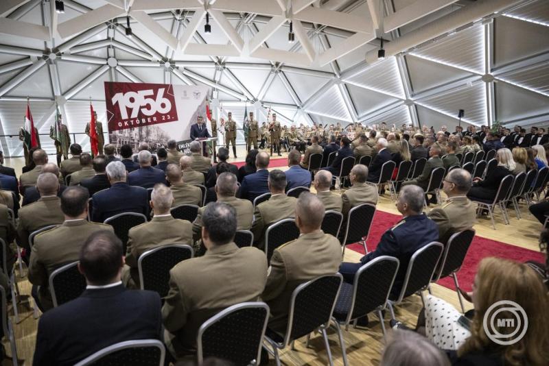 Október 23. - A Honvédelmi Minisztérium központi ünnepsége