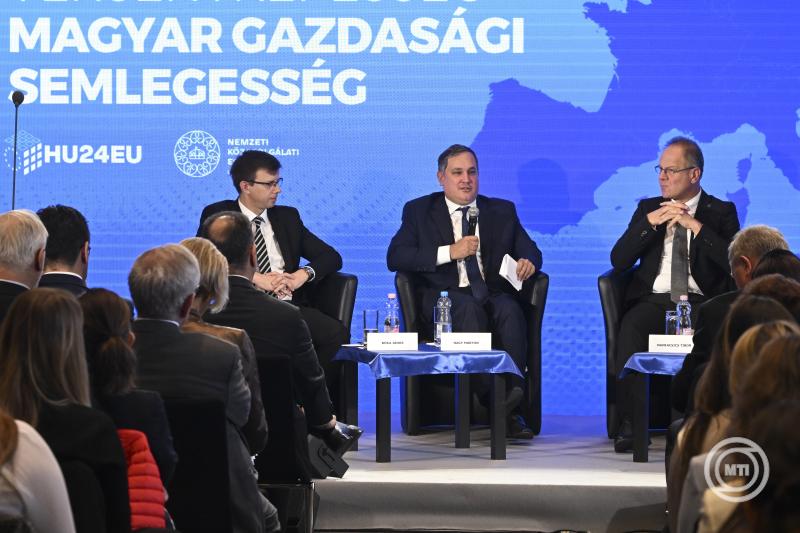Európai versenyképesség, magyar gazdasági semlegesség címmel konferencia a Nemzeti Közszolgálati Egyetemen