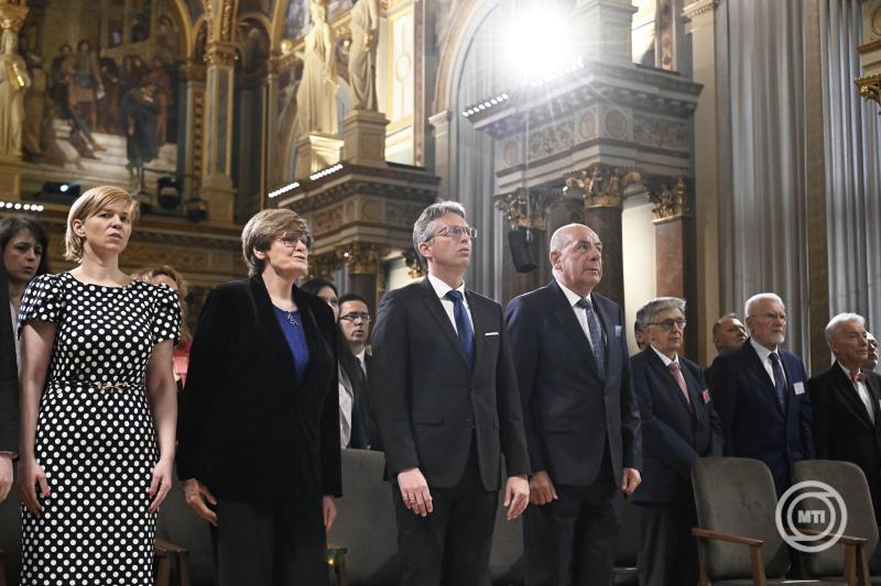 Az alapításának 200. évfordulóját ünneplő MTA ünnepi közgyűlése