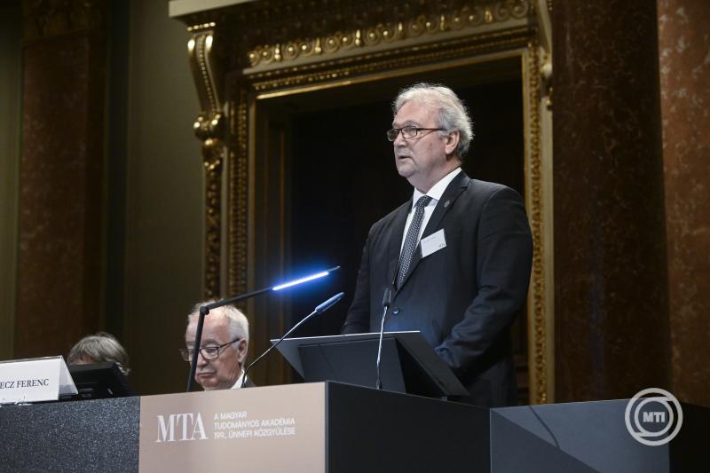 Az alapításának 200. évfordulóját ünneplő MTA ünnepi közgyűlése