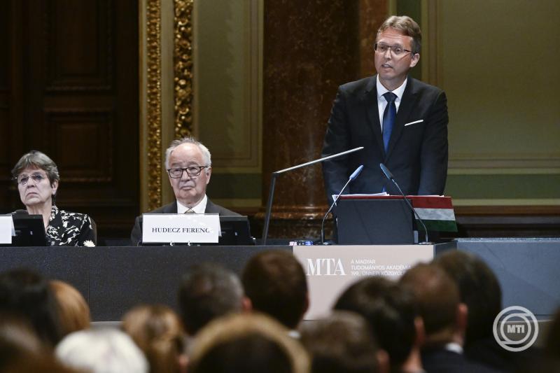 Az alapításának 200. évfordulóját ünneplő MTA ünnepi közgyűlése