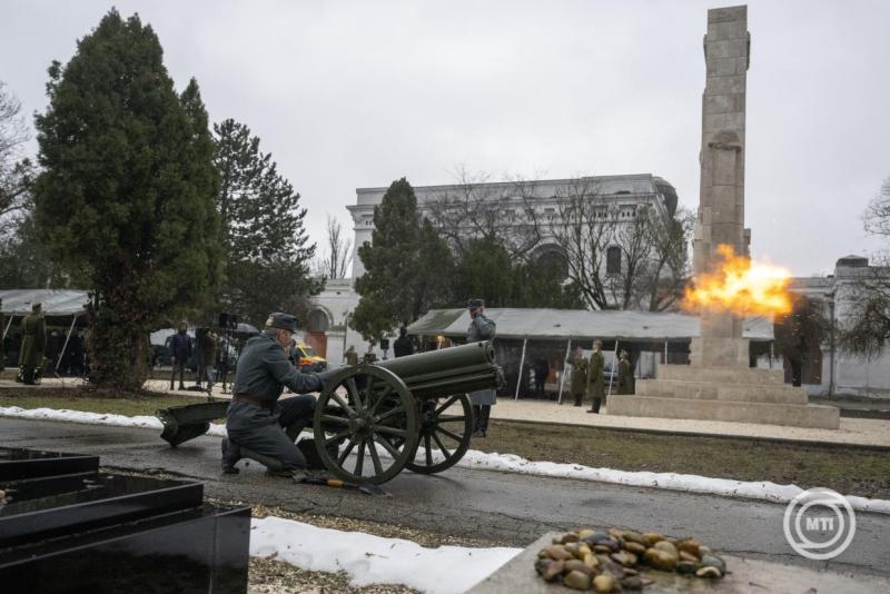 Átadták a Kozma utcai izraelita temető két felújított emlékművét