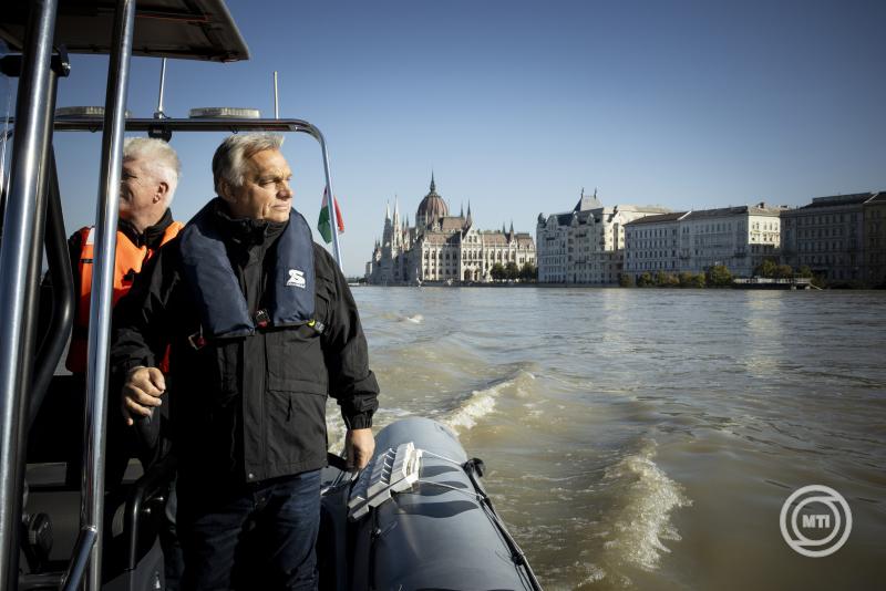 Árvíz - A fővárosi Duna-szakaszon irányította a védekezést Orbán Viktor