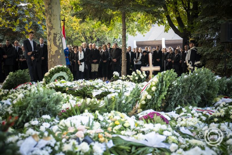 Végső búcsút vettek Potápi Árpád János államtitkártól Bonyhádon