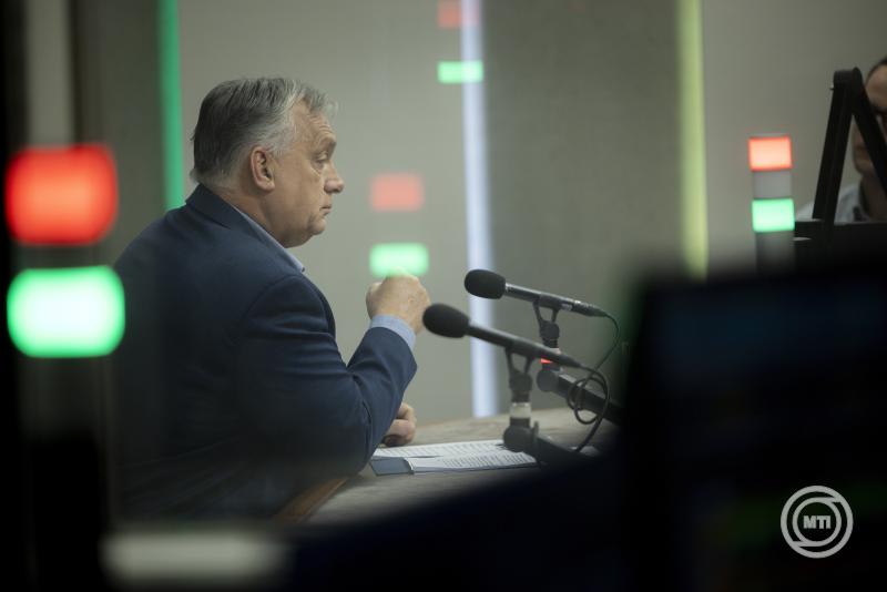 Miniszterelnöki interjú a Kossuth rádióban