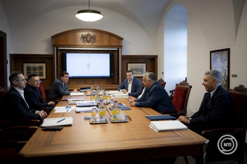 Orbán Viktor rendkívüli gazdasági egyeztetést hívott össze