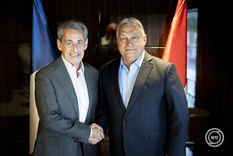 Orbán Viktor Nicolas Sarkozyvel tárgyalt
