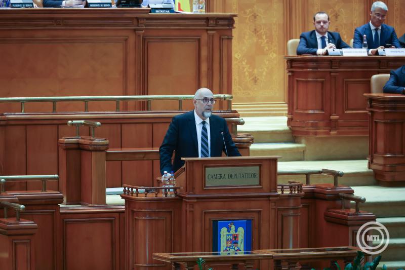 Bizalmat szavazott a román parlament az RMDSZ részvételével megalakult négypárti kormánynak