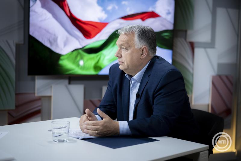 Miniszterelnöki interjú a Kossuth rádióban