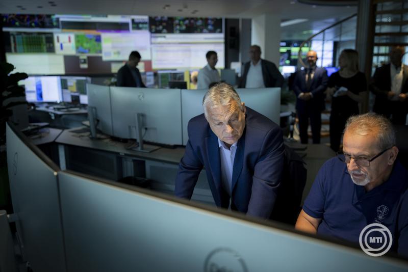 Orbán Viktor a MAVIR budapesti székházában