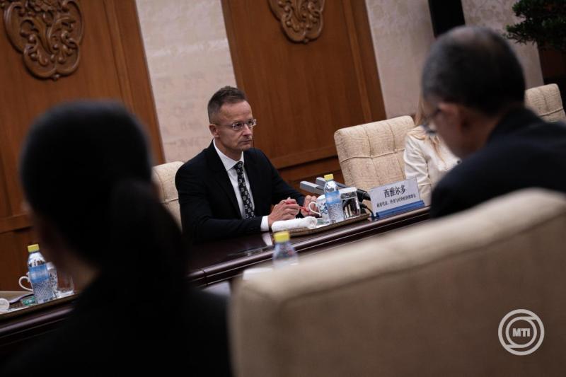 Szijjártó Péter és Vang Ji kínai külügyminiszter találkozója Pekingben