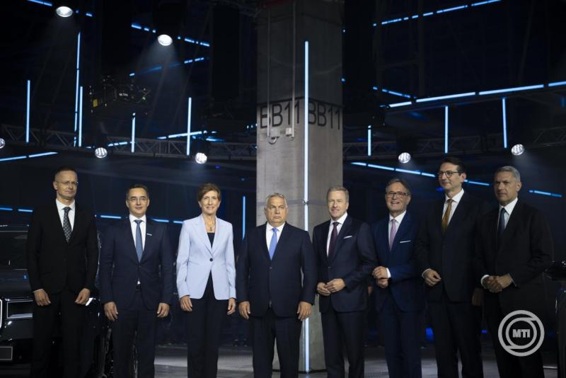 Átadták a BMW debreceni gyárát