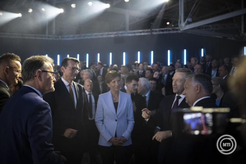 Átadták a BMW debreceni gyárát