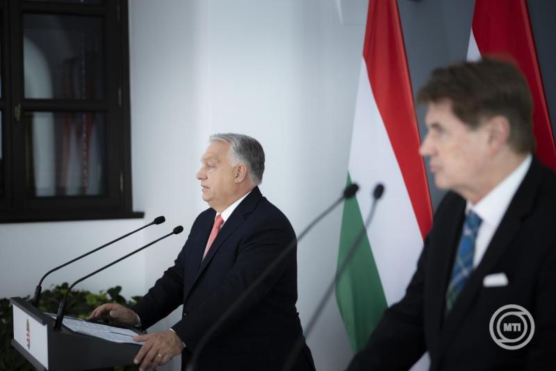 Orbán Viktor és a Budapesti Kereskedelmi és Iparkamara elnökének sajtótájékoztatója
