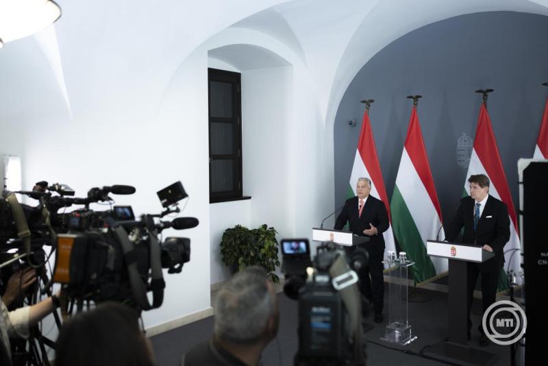 Orbán Viktor és a Budapesti Kereskedelmi és Iparkamara elnökének sajtótájékoztatója