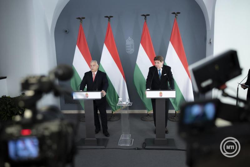 Orbán Viktor és a Budapesti Kereskedelmi és Iparkamara elnökének sajtótájékoztatója