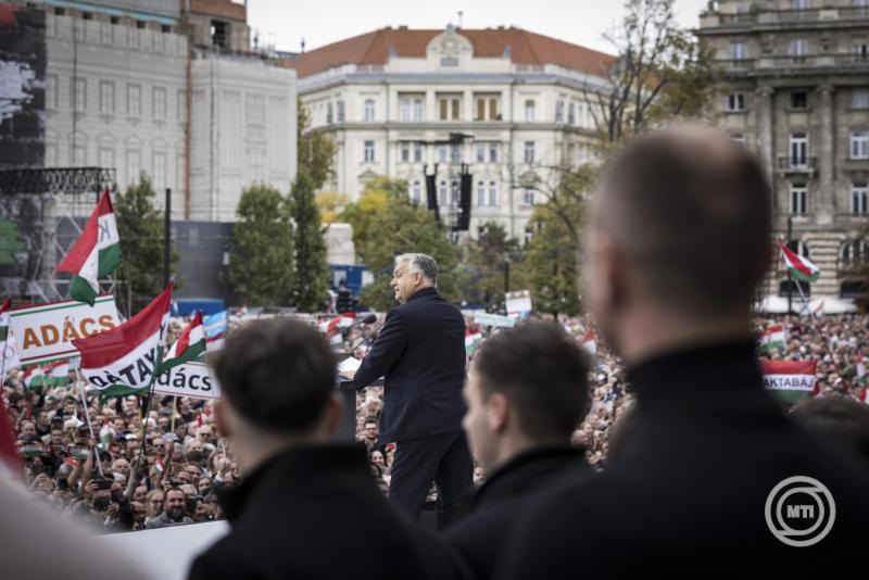 Október 23. - Ünnepi megemlékezés a Kossuth Lajos téren