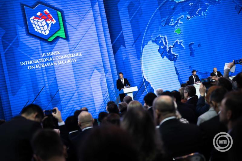 Szijjártó Péter a minszki Eurázsiai biztonsági nemzetközi konferencián
