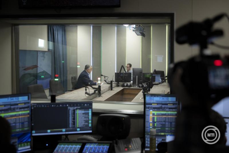 Miniszterelnöki interjú a Kossuth rádióban