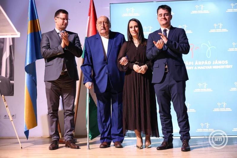 Átadták a Potápi Árpád János-díjat Kakasdon