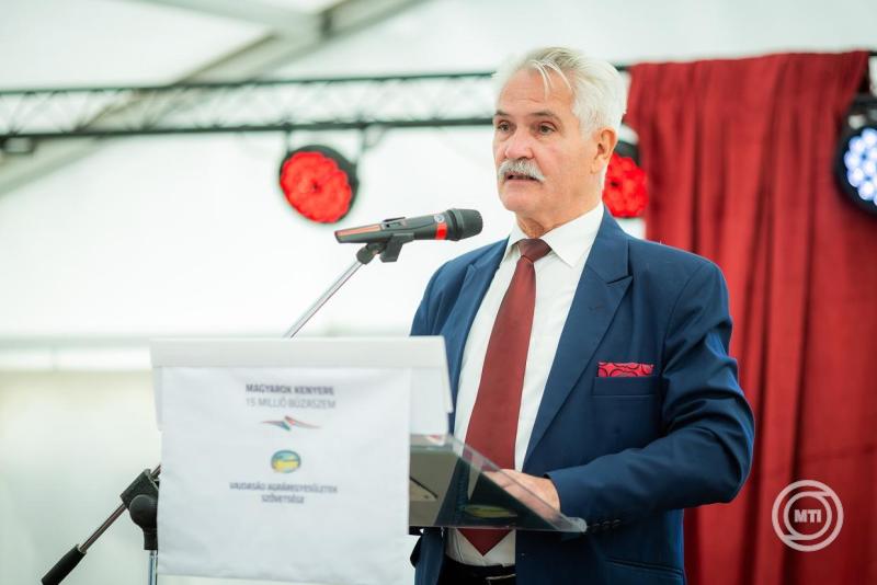 Kárpát-medencei búzaszentelő ünnepség Zentán