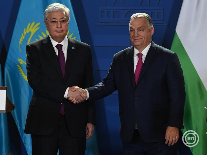 Orbán Viktor fogadta a kazah elnököt
