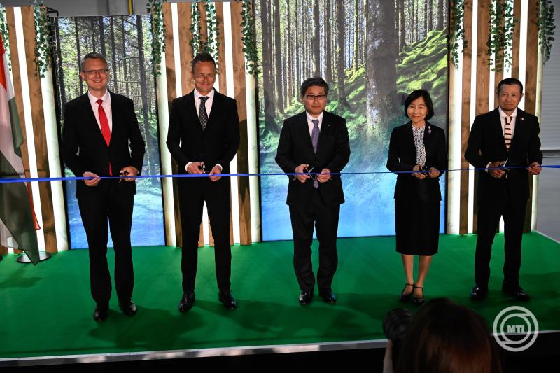 Felavatták a Nippon Paper Chemicals Europe vácrátóti üzemét