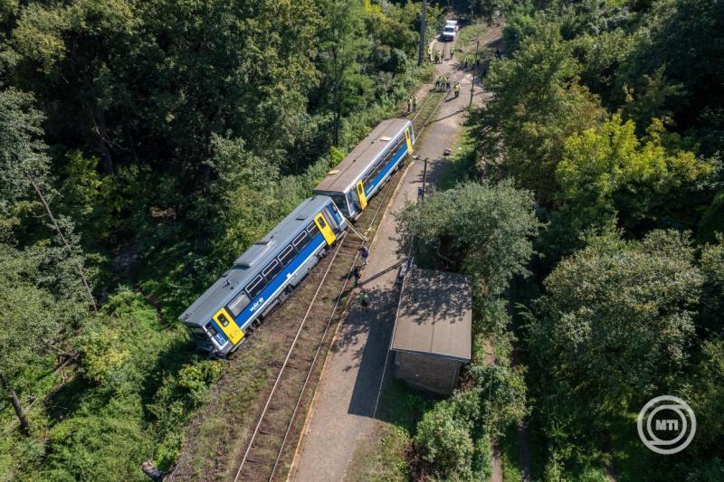 Két ember sérült meg a Magyarkút megállónál történt vonatbalesetben