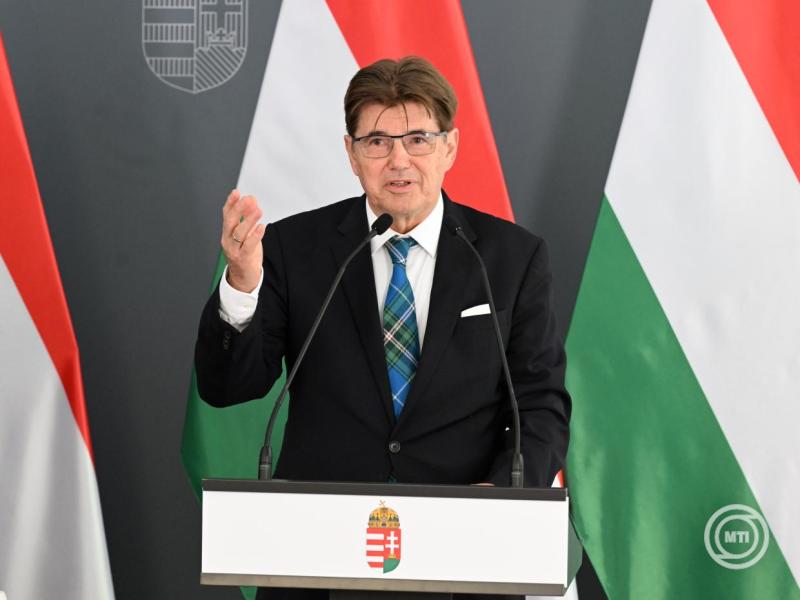 Orbán Viktor és a Budapesti Kereskedelmi és Iparkamara elnökének sajtótájékoztatója