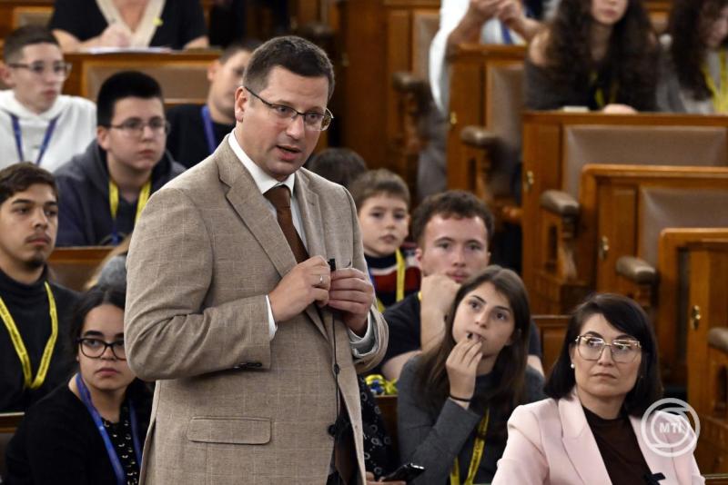 Gyermek- és Ifjúsági Parlament az Országházban