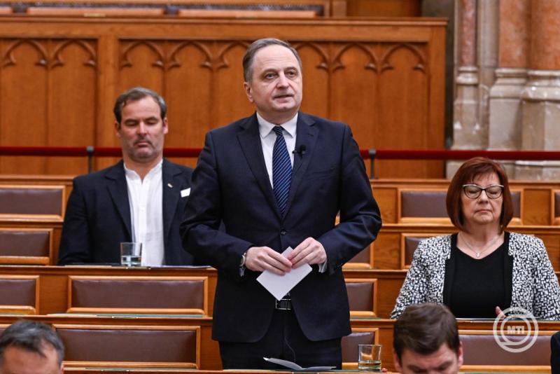 Az Országgyűlés rendkívüli ülése