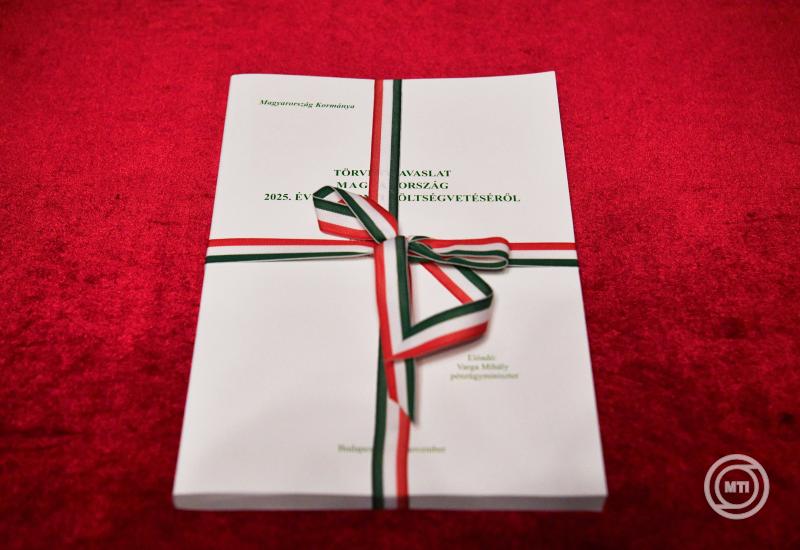 Varga Mihály benyújtotta a 2025-ös költségvetés tervezetét