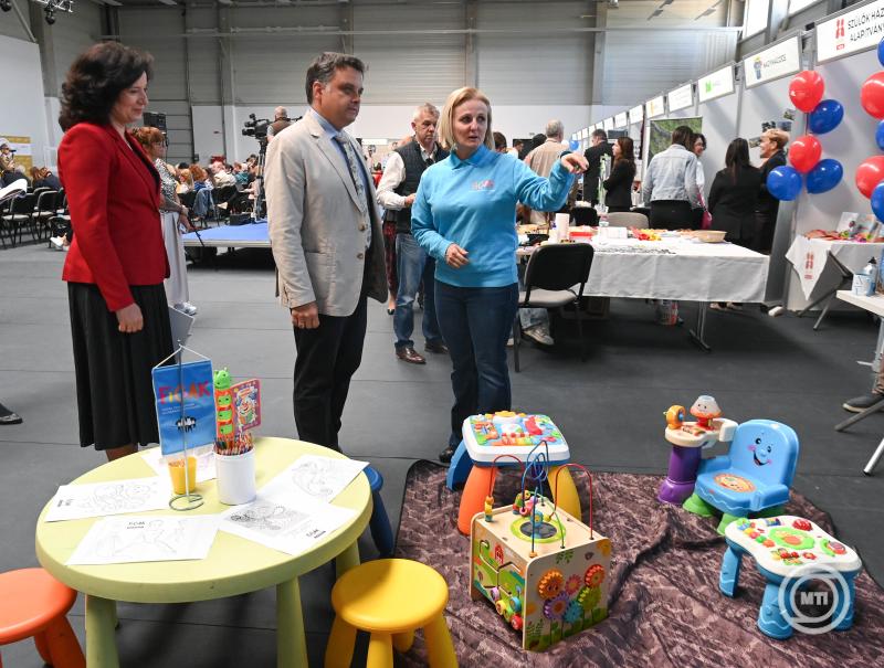 A Családbarát Települések Expo megnyitója Tatán