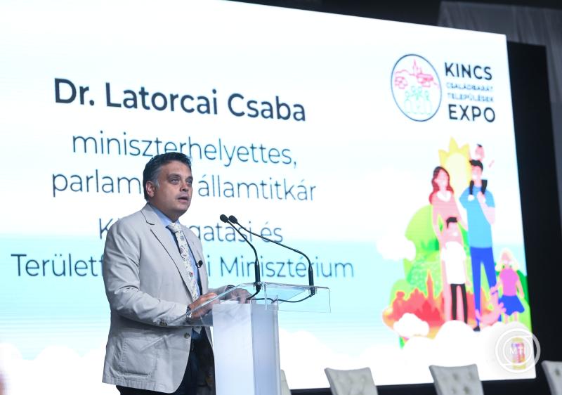 A Családbarát Települések Expo megnyitója Tatán