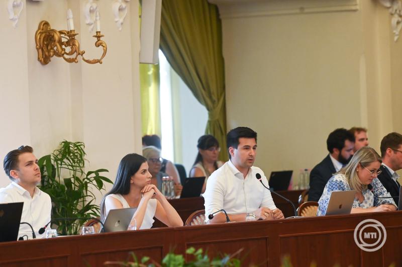 A Fővárosi Közgyűlés rendkívüli ülése