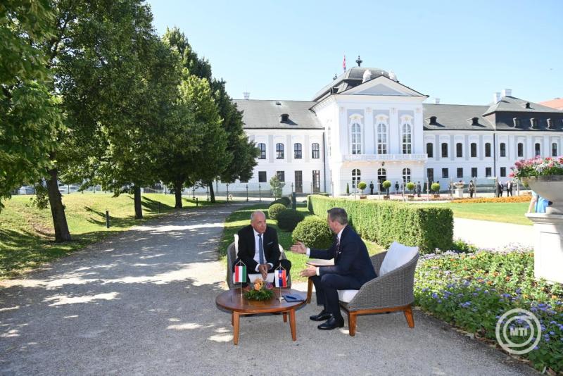 Sulyok Tamás Pozsonyban