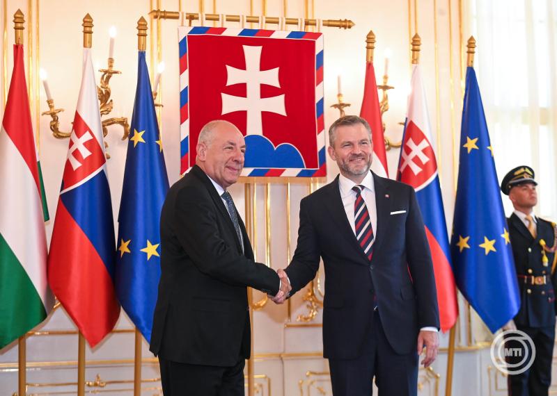 Sulyok Tamás Pozsonyban