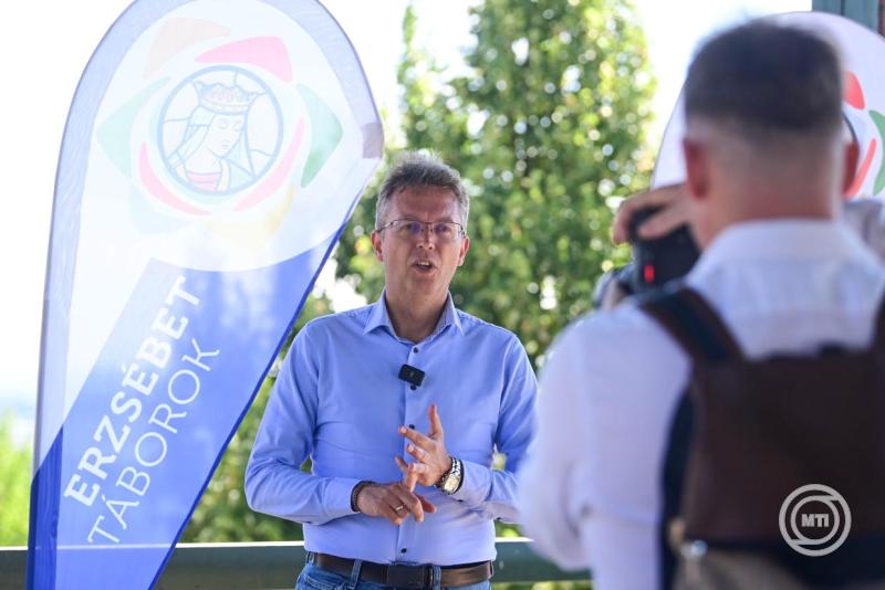 Sajtótájékoztató a zalaszabari Gyógyító Szent Erzsébet-táborban