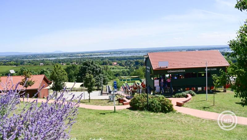 Sajtótájékoztató a zalaszabari Gyógyító Szent Erzsébet-táborban