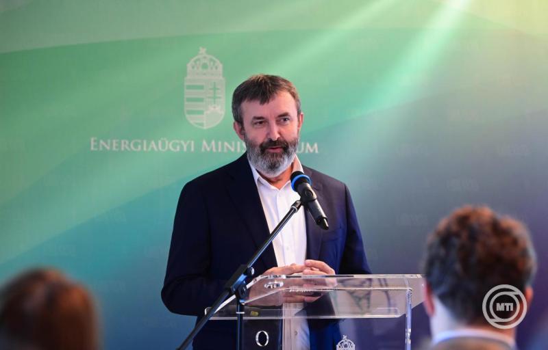 Bemutatták az oktatási rendszer felkészítése a mesterséges intelligencia hatásaira című vitairatot