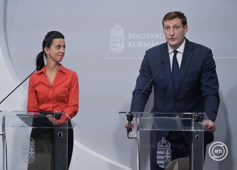 A Lakás- és Ingatlanpiaci Tanácsadó Testület ülését követő sajtótájékoztató