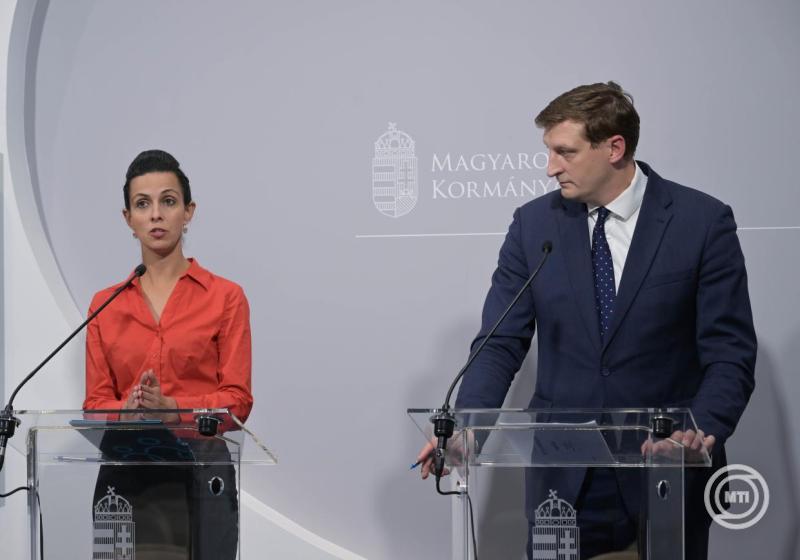 A Lakás- és Ingatlanpiaci Tanácsadó Testület ülését követő sajtótájékoztató