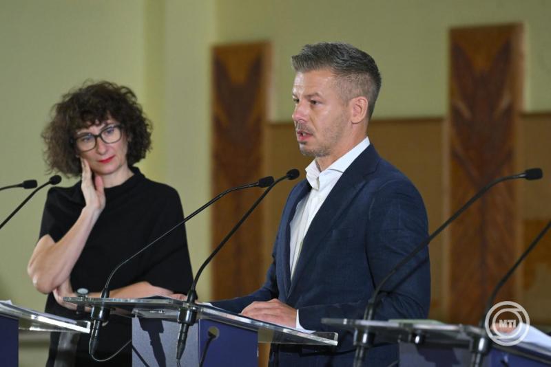 Sajtótájékoztató a gyermekvédelmi rendszerről készített jelentésről