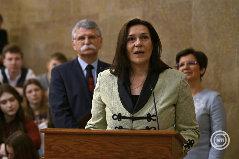 Kárpát-medencei családi nap a Parlementben