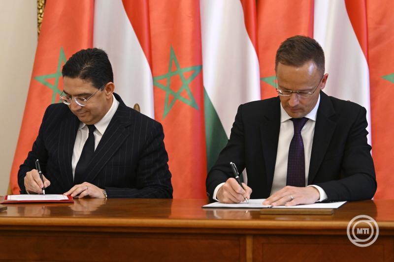 Szijjártó Péter marokkói hivatali partnerével tárgyalt