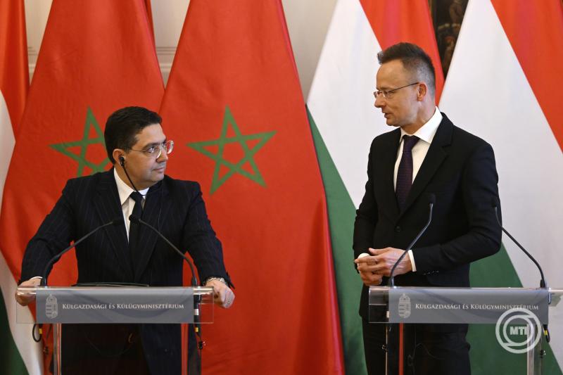 Szijjártó Péter marokkói hivatali partnerével tárgyalt