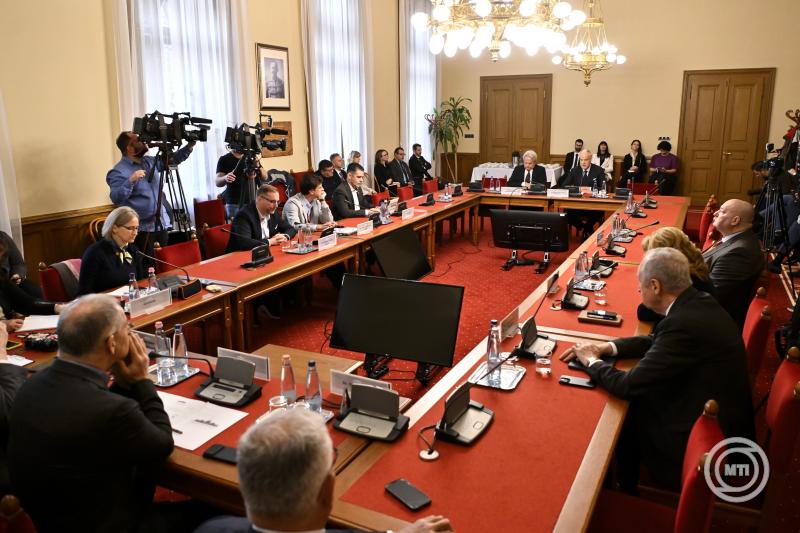 Az Országgyűlés honvédelmi és rendészeti bizottságának ülése