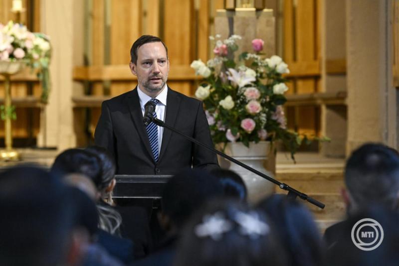 Az sztndjprogram Keresztny Fiataloknak vnyit nnepsge Budapesten