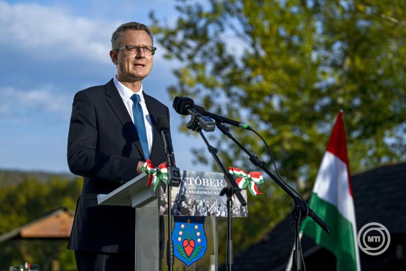 Október 23. - Emlékünnepség Pencen