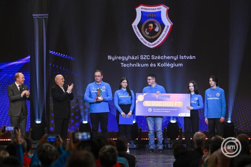 A Kárpát-medencei technikumok II. kiválósági gálája a Pesti Vigadóban